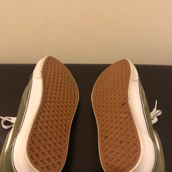 Vans! - Picture 3 of 5